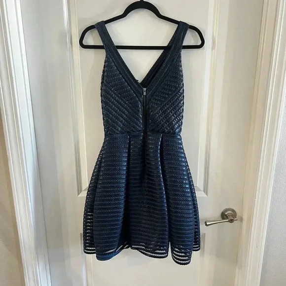 840 NWT Maje Mini Dress Size Medium - Picture 5 of 5
